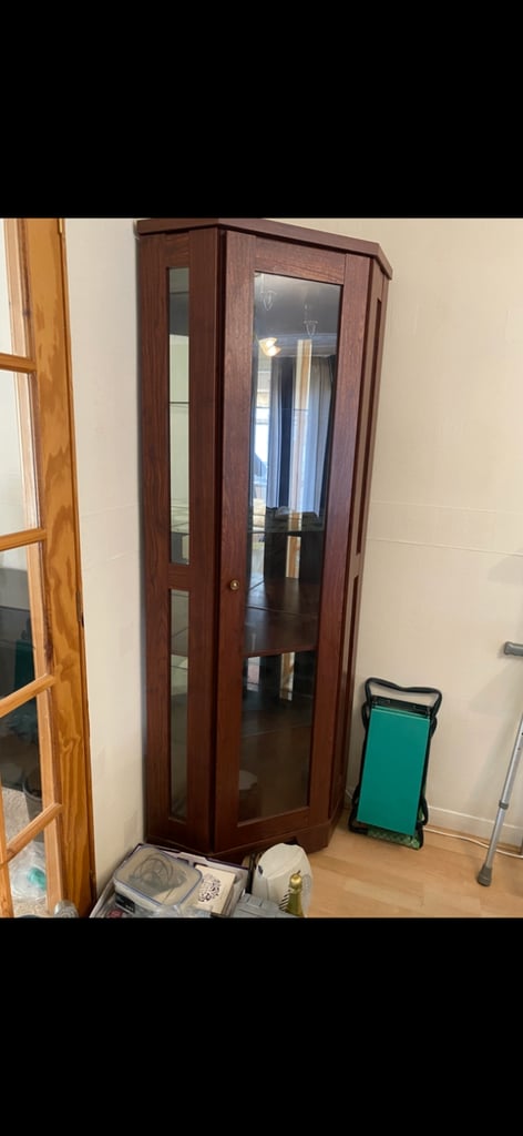 Display cabinet, interior lighting (corner)