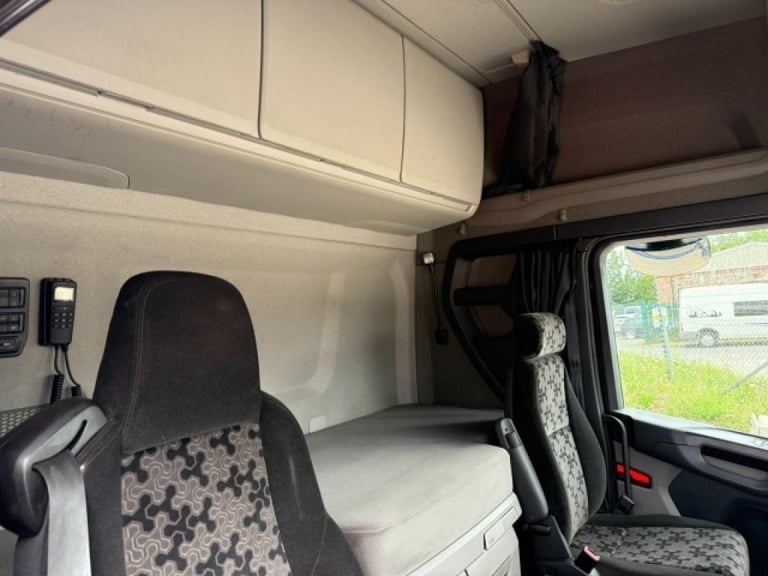 Scania R450 6x2 REAR LIFT TRACTOR UNIT WITH HYDRAULICS