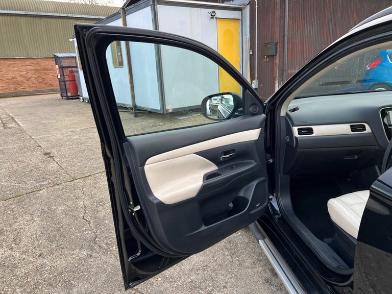 2015 Mitsubishi Outlander 2.0 PHEV GX5h 5dr Auto ESTATE Petrol Parallel Phev Automatic