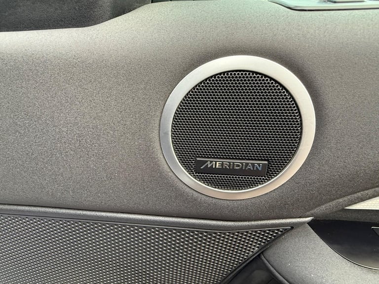 2020 Land Rover Discovery 3.0 SD6 Landmark Edition 5dr Auto ESTATE DIESEL Automatic