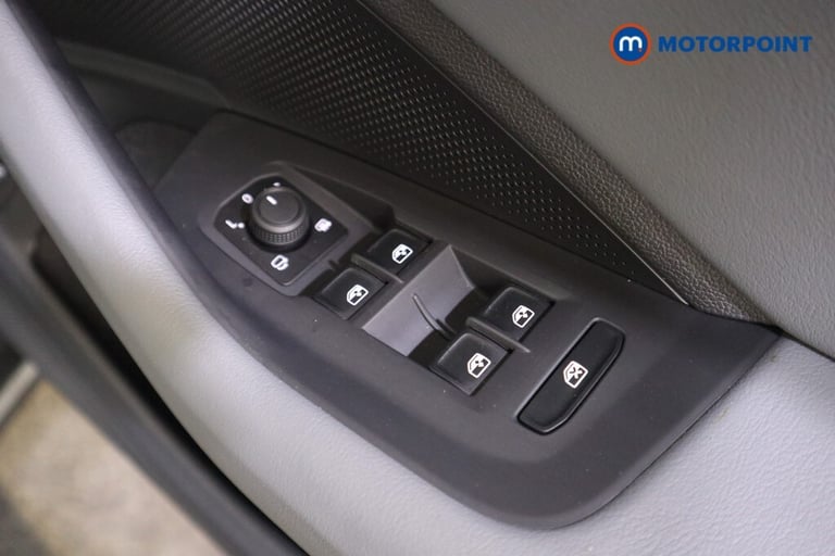 2025 Volkswagen Passat 1.5 TSI eHybrid Life 5dr DSG ESTATE PETROL/ELECTRIC Automatic