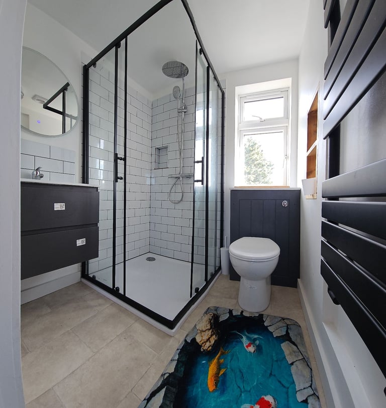 4 Bedroom House, Newly Renovated - open plan kitchen.