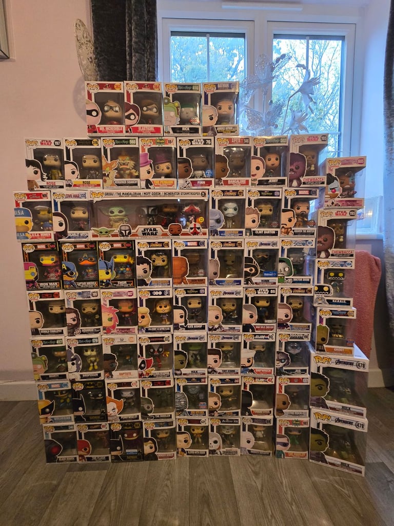 64 Funko Pops