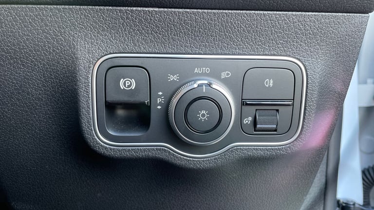 2025 Mercedes-Benz GLB GLB 200 AMG Line Premium 5dr 7G-Tronic ESTATE PETROL Automatic