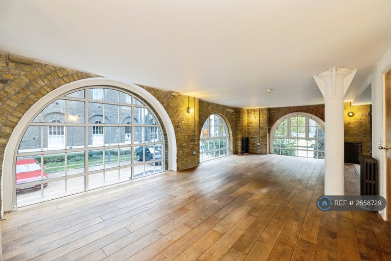 3 bedroom flat in Marlborough Road, London, SE18 (3 bed) (#2658729)