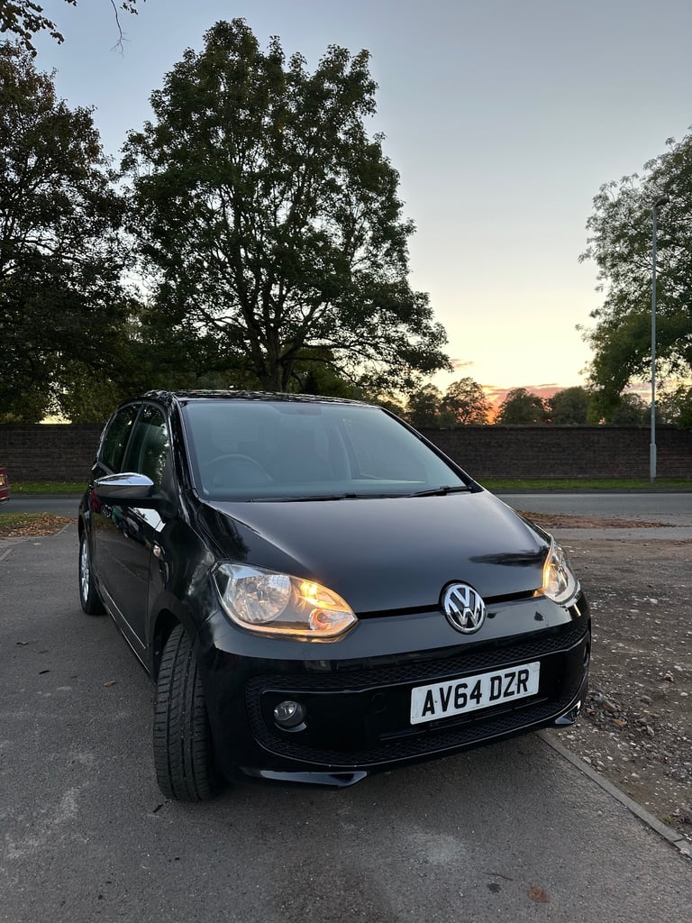 Volkswagen, UP, Hatchback, 2014, Manual, 999 (cc), 5 doors