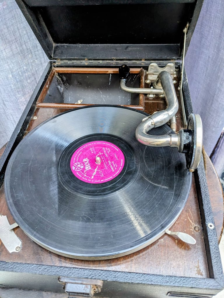 image for HIS MASTERS VOICE. VINTAGE WIND UP GRAMAPHONE. 