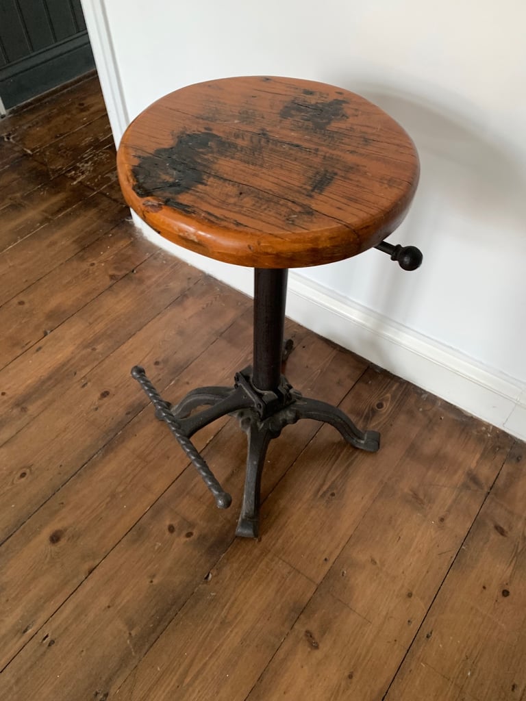 Bar stool