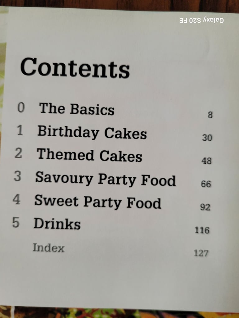  Preloved Kids' Cakes & Party Food Cookbook - Over 100 Triple-Tested Recipes!