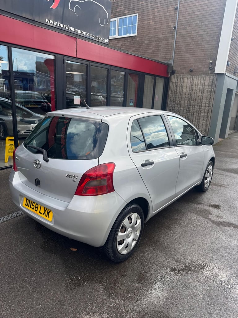  Toyota Yaris 1.0 VVT-i T2 5dr Petrol Manual