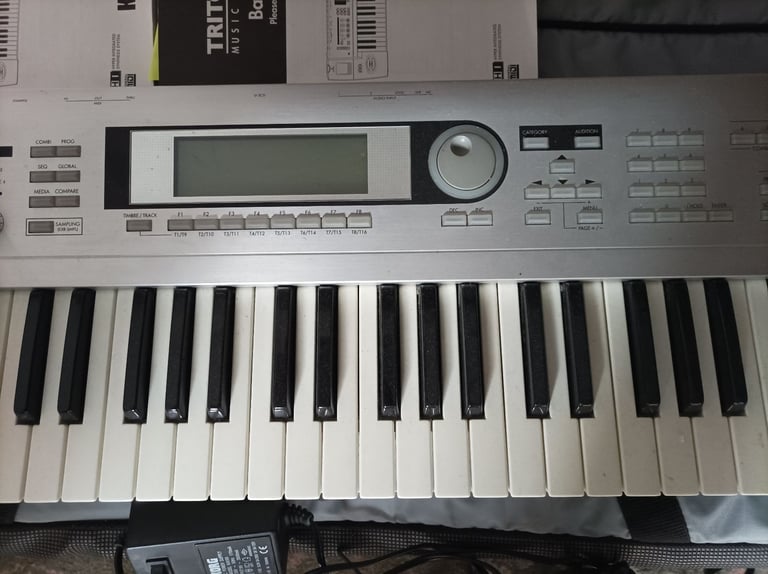 Korg TritonLE Synth - Note Faulty LCD Backlight