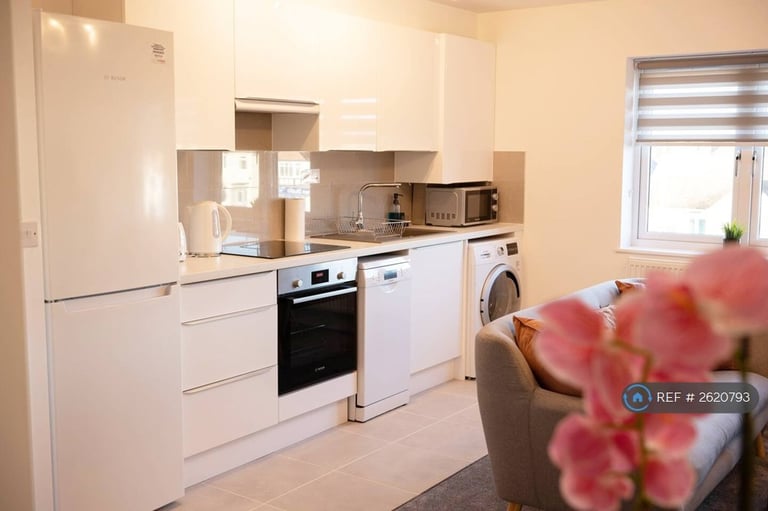 2 bedroom flat in Bicester Road, Kidlington, OX5 (2 bed) (#2620793)