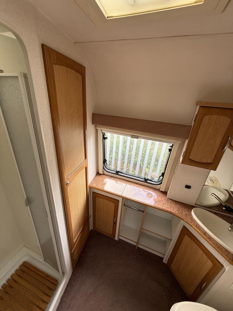 Elddis Odyssey 482 Full Rear Bathroom