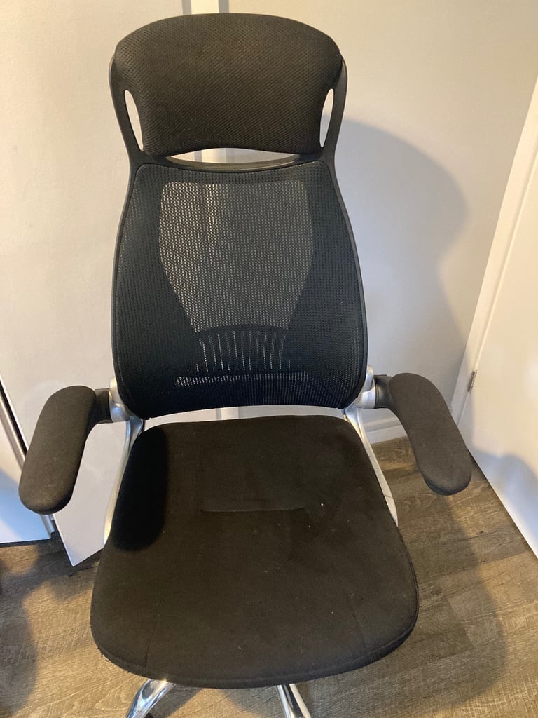 Desk chair 