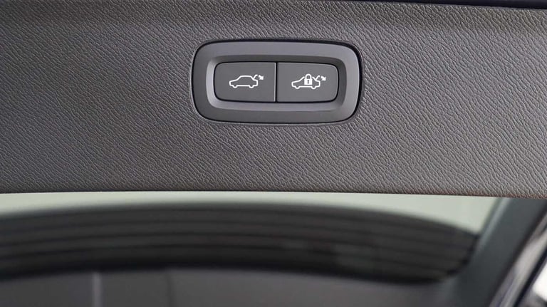 2025 Volvo XC90 T8 AWD PHEV Ultra Dark (Blond, Sunroof, Bowers &amp; Wilkins, 360 Camera) ESTATE ...