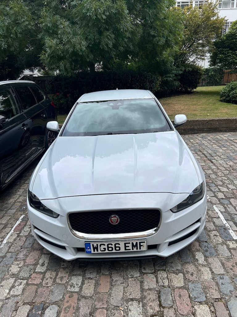 image for Jaguar, XE, Saloon, 2016, Other, 1999 (cc), 4 doors
