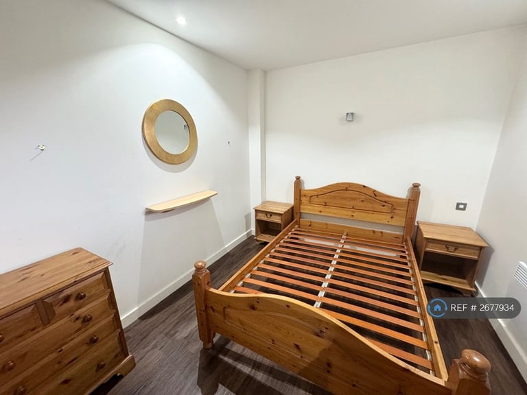 2 bedroom flat in Park View, Cardiff, CF10 (2 bed) (#2677934)