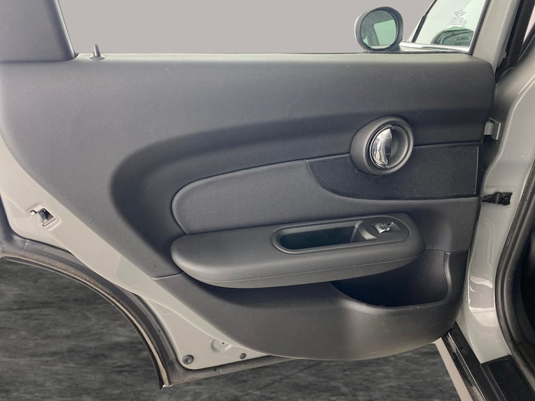 2021 MINI Clubman 1.5 Cooper Classic Estate 6dr Petrol Steptronic Euro 6 (s/s) (136 ps) - LED Est...