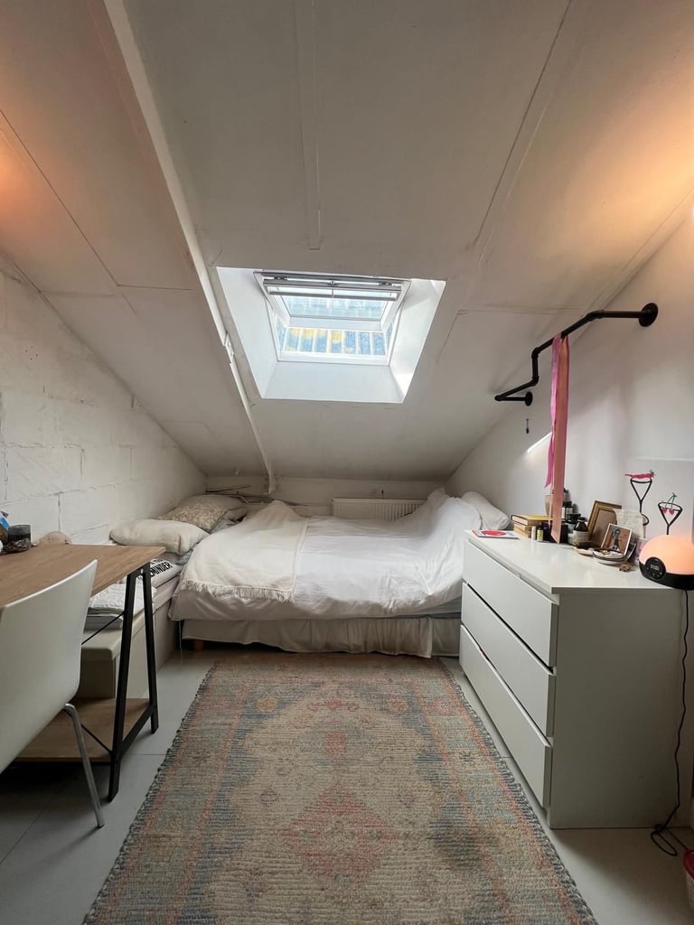 Rooms to let in shared 6 bed Converted Warehouse Fulham