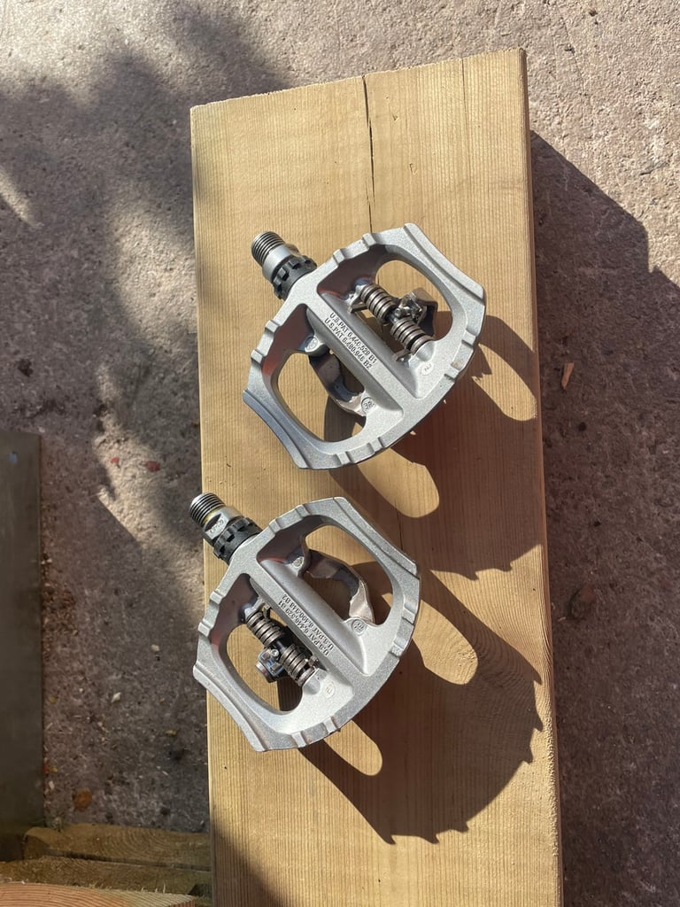 Shimano bike dual pedals