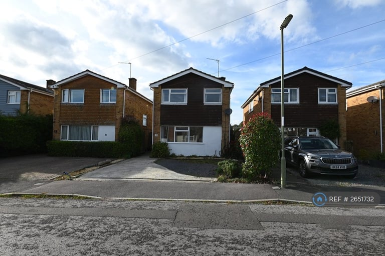 3 bedroom house in Warren Avenue, Chandler's Ford, Eastleigh, SO53 (3 bed) (#2651732)