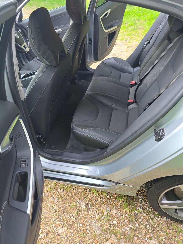 Volvo, S60, Saloon, 2011, Manual, 1560 (cc), 4 doors
