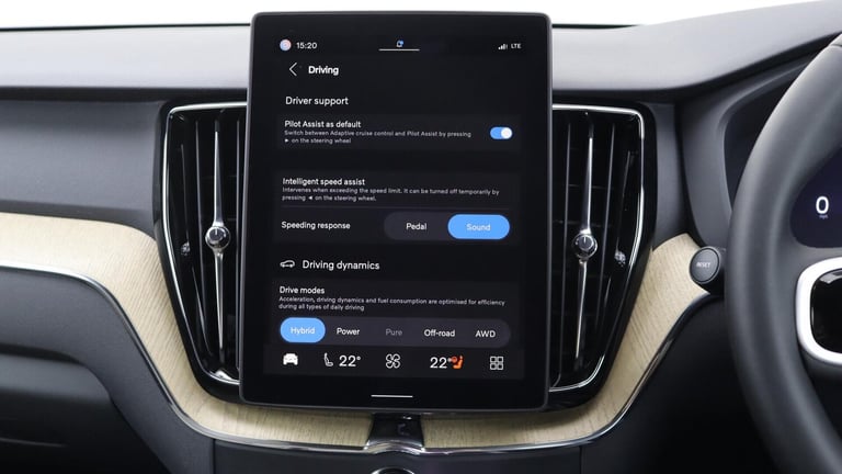  Volvo XC60 T6 AWD PHEV Plus Dark (360 Camera, Harman/Kardon, Adaptive Cruise) Petrol/Electric Hy...