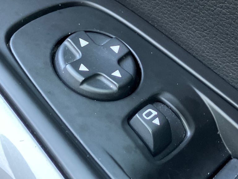 2022 Vauxhall Grandland 1.2 Turbo Ultimate 5dr Hatchback PETROL Manual