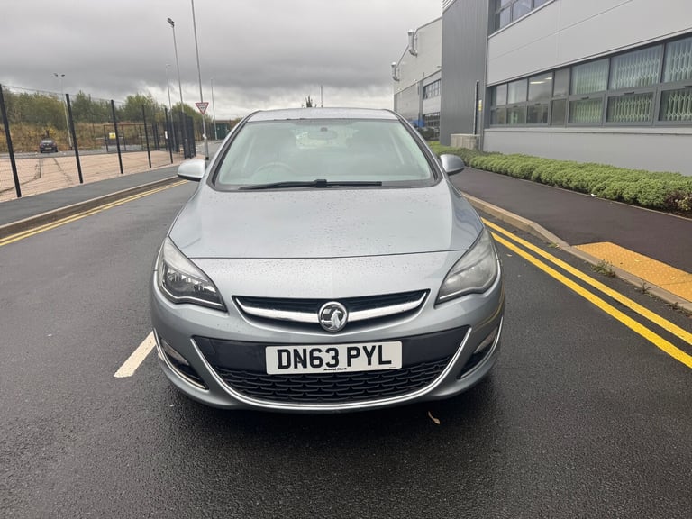 2013 Vauxhall Astra 1.4i 16V SRi 5dr HATCHBACK Petrol Manual