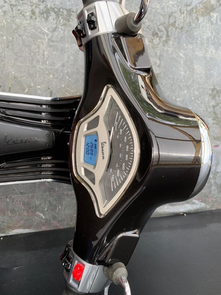 PIAGGIO VESPA 125cc PRIMAVERA SCOOTER LOW MILEAGE HPI CLEAR