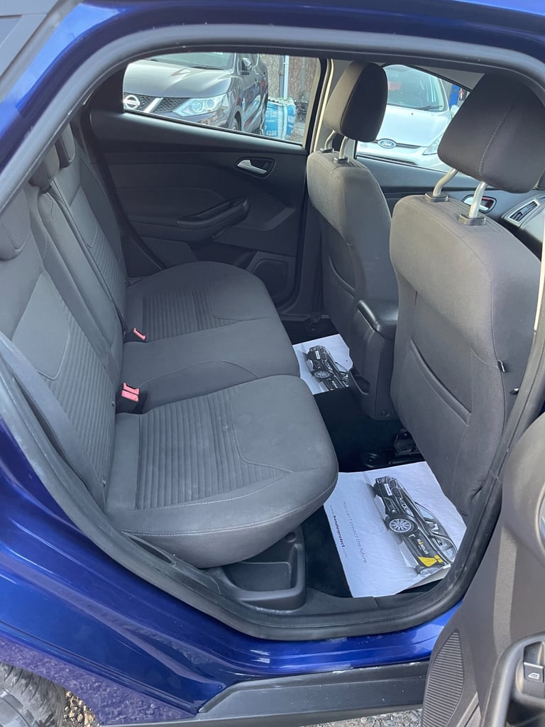 2015 Ford Focus TITANIUM 5-Door Petrol