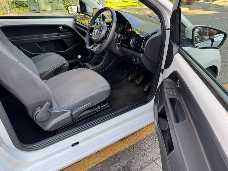 2014 Volkswagen up! 1.0 Move Up 3dr HATCHBACK Petrol Manual