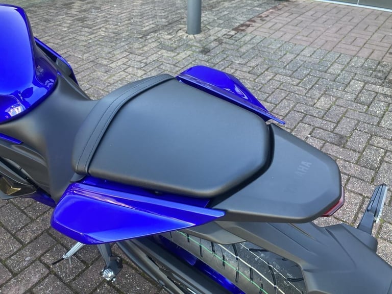 YAMAHA YZF-R3 2025 - ICON BLUE - BRAND NEW - IN STOCK - SAVE 300!