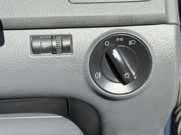 2003 Volkswagen Polo 1.2 S Hatchback 5dr Petrol Manual (144 g/km, 55 bhp) Hatchback Petrol Manual