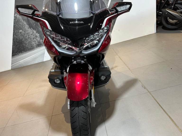 Honda GL1800 Goldwing Tour DCT 2021 with only 3440 miles 