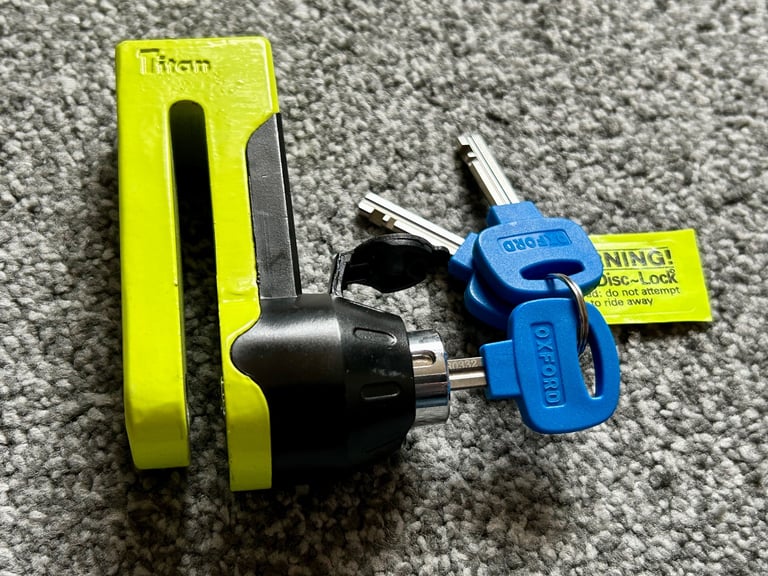 Oxford ‘TITAN’ motorbike disc lock. 