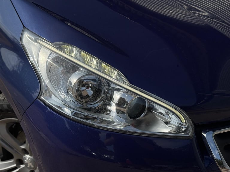 PEUGEOT 208 1.6 e-HDi Allure 2014