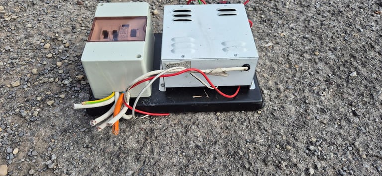 LOGIC 1 power supply and battery charger with panel control for camper, caravan, motorhome or boat.