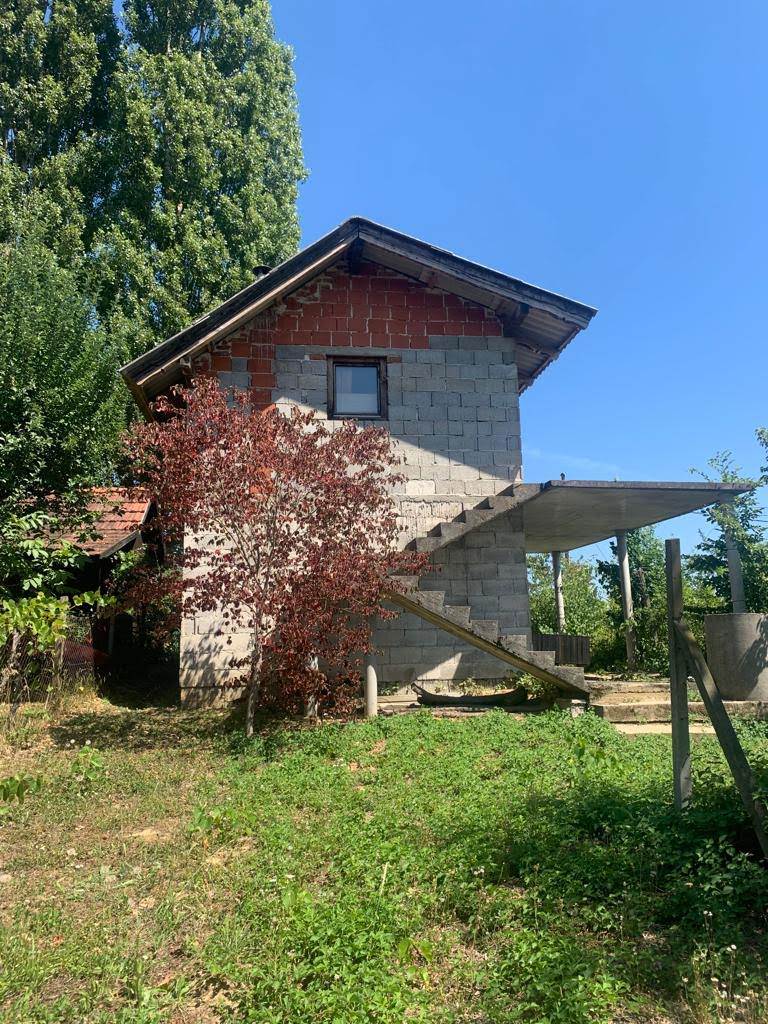 Winehouse & Vineyard Small-Holding in Zagreb County, Croatia