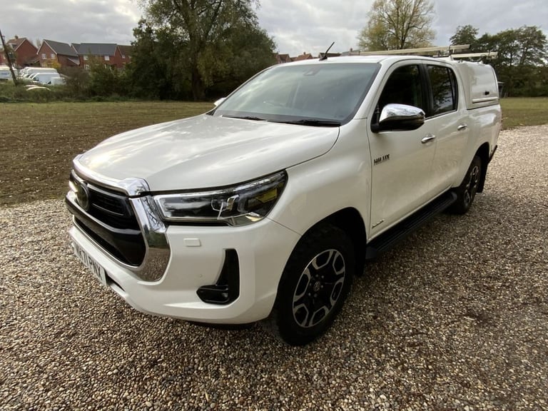 2021 Toyota Hilux 2.4 D-4D Invincible Pickup Double Cab 4dr Diesel Manual 4WD Euro 6 (s/s) (1 PIC...