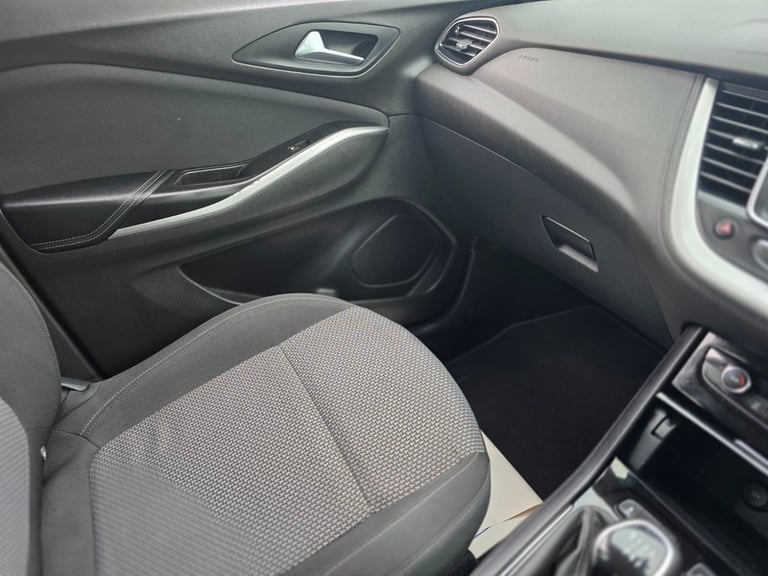 Vauxhall Grandland X SE