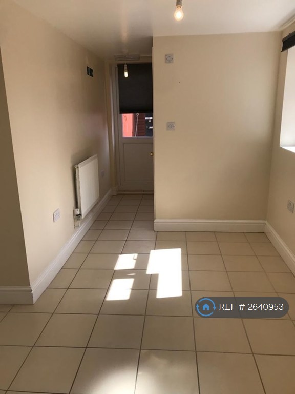 Studio flat in Mitcham Road, Croydon, CR0 (#2640953)