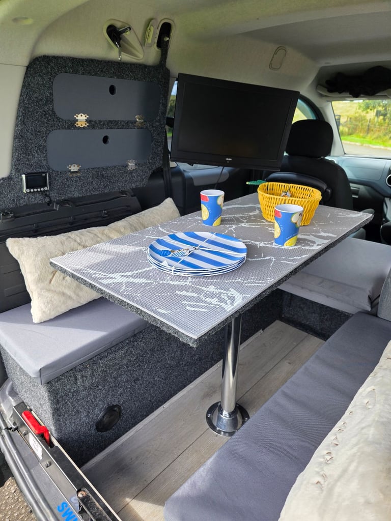 2015 PEUGEOT PARTNER CAMPER / DAY VAN . Beautiful van