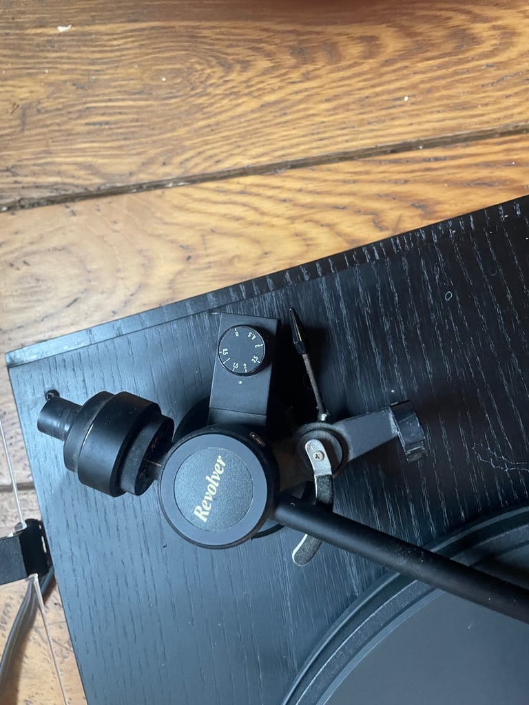 Revolver Rebel Turntable 