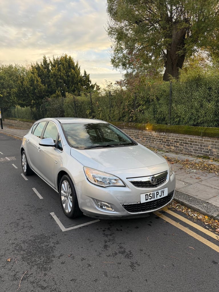 Vauxhall Astra 1.6L Petrol Automatic (2011)