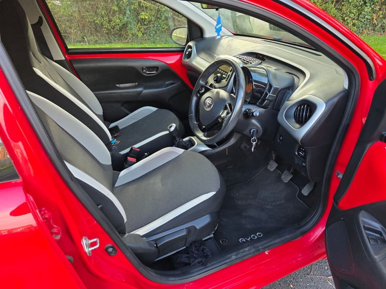 Toyota, AYGO, Hatchback, 2015, Manual, 998 (cc), 5 doors, euro 6, Peugeot 108, Citroen C1