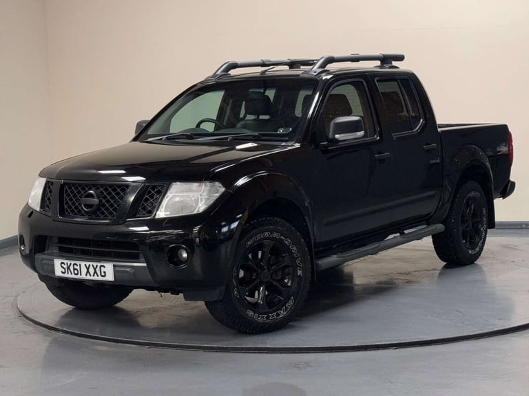 2011 Nissan Navara Double Cab Pick Up Tekna 2.5dCi 190 4WD PICK UP DIESEL Manual
