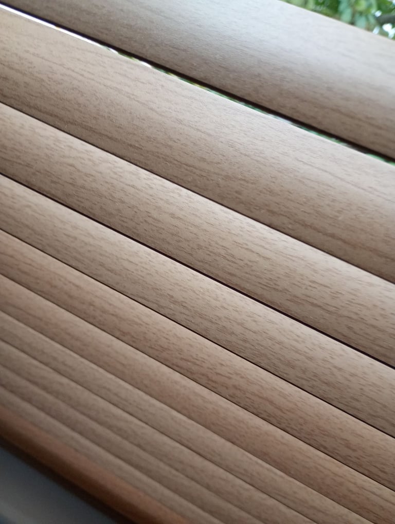 NEW Boxed - Set of beautiful Oak Natural Light wooden Venetian Blinds 120x 160 drop