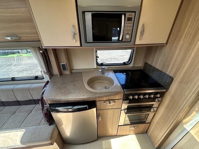 2012 STERLING DIAMOND ELITE COMPACT TOURING CARAVAN