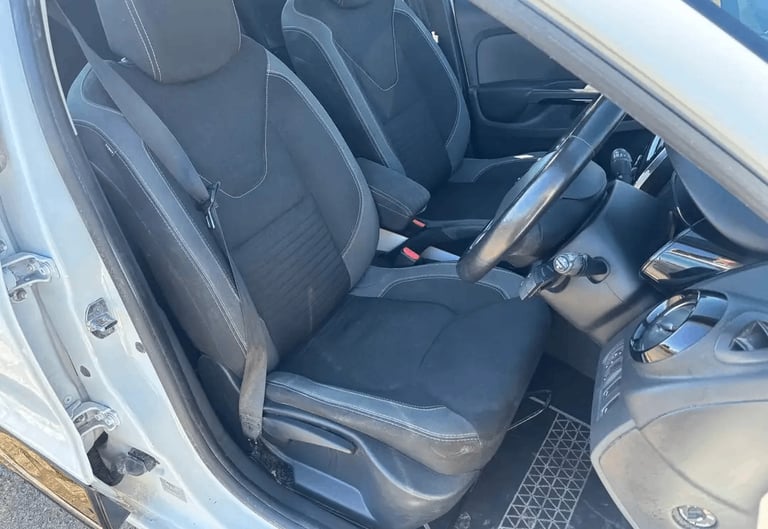 Renault, CLIO, Hatchback, 2016, Manual, 898 (cc), 5 doors